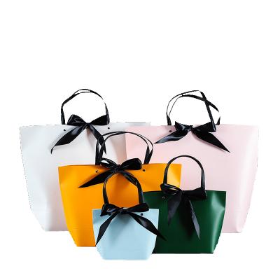 China Wholesale Recyclable Custom Christmas Gift Wrapping Shopping Paper Bags Gift Bags Logo Ribbon Handles Waterproof Gift Bags With for sale