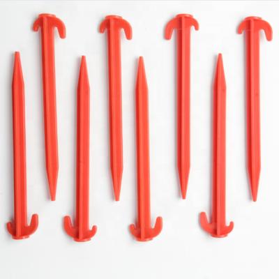 China Durable 19cm 7.5 Inch Tent Pegs Plastic Tent Stakes For Outdoor Picnic Camping for sale