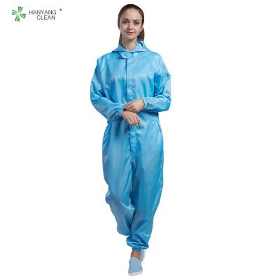 Китай Coverall волокна углерода нашивки чистой комнаты 5*5mm ESD с капюшоном для eletronic и phamaceutical индустрии продается