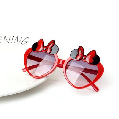 China Heart 2023 Baby Fashion Personality Shades Sunglasses Uv400 Girls Glasses Heart Shaped Glasses Cartoon Sunglasses for sale