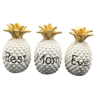 China Europe Hot Sale Resin Pineapple 3/s Home Decor for sale