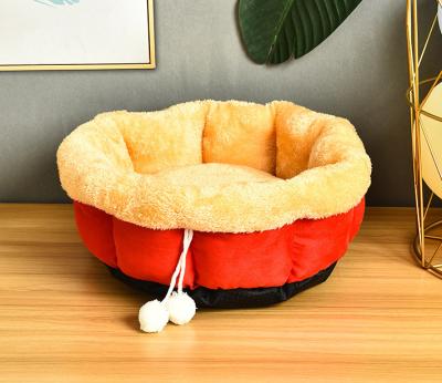 China Washable Comfortable Soft Warm Round Dog Cat Sleep Heating Bed For Puppy And Kitten for sale