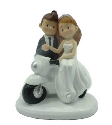 China Wedding Cake Topper Polyresin Cartoon Wedding Cake Topper Newlyweds Riding Motorcycle for sale