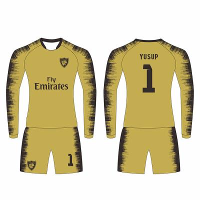 China Football Jerseys Sample Soccer Jersey Breathable Golden Soccer Jersey Man Football for sale