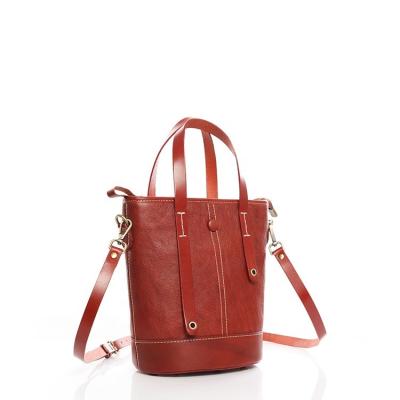 China Waterproof Women's Large Capacity Handbag Bucket Soft Single Bag Tote Bag Leather Messenger Crossbody Bags for sale