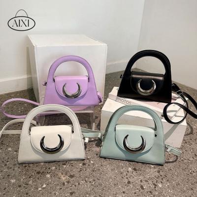 China Fashion Hot Sale Large Capacity Handbags Fashion PU Leather Women Bags Shoulder Bag Letter Printing Handbags for sale