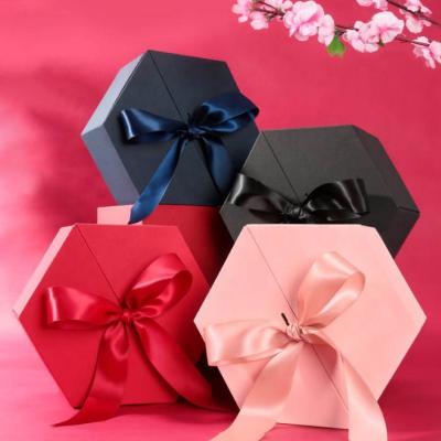 China Customized Recyclable Cosmetic Gift Box Valentine's Day Birthday Wedding Gift Box With Ribbon for sale