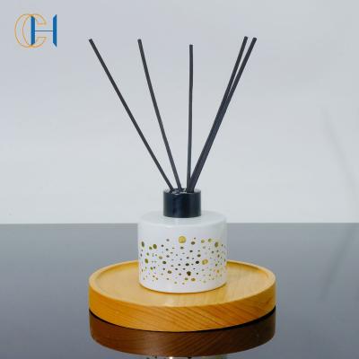 China Natural Home Office Car Hotel Luxury Glass Bottle With Natural Sticks For Gift Set Essential Oil Reed Diffuser for sale