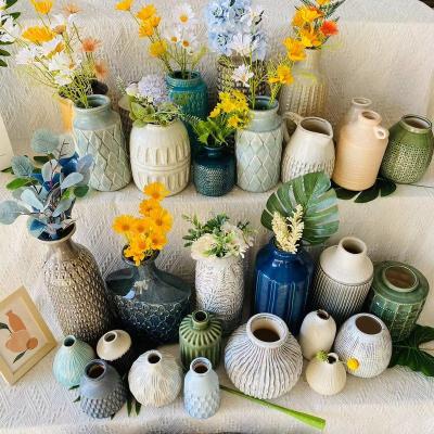 China Art Deco Wholesales Decoration Accessories Pottery Flower Vase Ceramic Vase Random Packing Stock Sale By Carton for sale