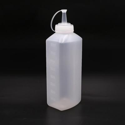 China Viable Food Grade Squeeze Bottle Tomato Sauce Condiment Transparent Kitchen Plastic Sauce Bottles Squeeze for sale