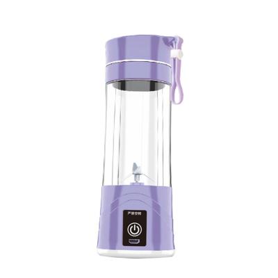 China Portable Mini Vacuum Portable Juicer Blender Usb Charger Hand Blender Automatic Good Quality Electric Blenders and Juicers for sale