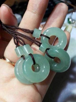 China luxury handmade jewelry popular green and white China jadeware for people for sale