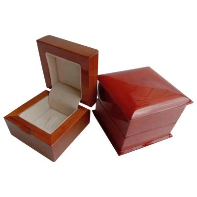 China Affordable Custom Luxury Lacquer Wooden Gifts Ring Jewelry Box Storage Box for sale