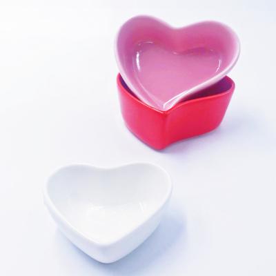 China Valentine's Day Present Ceramic Heart Shaped Bowl Tableware Snack Seasoning Baking Dish Viable For Girlfriend for sale