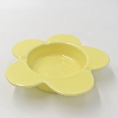 China Home.Restaurant.Bar.Hotel.Wedding Unique Flower Shape Ceramic Ashtray With Glazed Customizable Colorful for sale