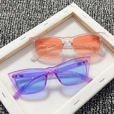 China Fashion Sunglasses 2022 Small Frame Eyeglasses Fashionable Women's Cat Eye Luminous Sunglasses for sale