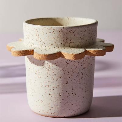 China Beautiful unique shape home decoration table white flower pot plant indoor simple ceramic succulent pots for sale