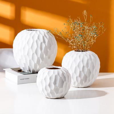 China Simple white ceramic indoor outdoor unique flower vases modern ceramic vases handmade nordic luxury home decor items for factory for sale