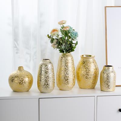 China Nordic Europe luxury design ceramic ware vases electroplate porcelain home decoration gold tabletop ceramic flower vase for sale