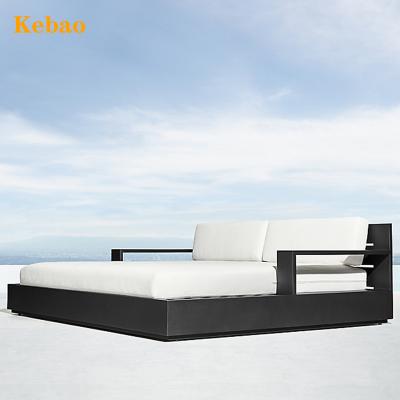 China Modern outdoor luxury black metal patio aluminum sun lounge double beach daybed hotel poolside daybed folding bed for sale