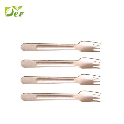 China Disposable disposable biodegradable wooden fork and eating wooden utensils for sale