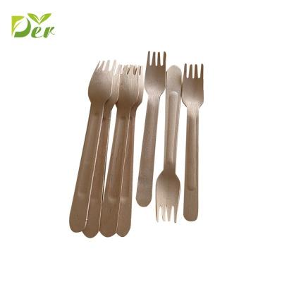 China Disposable Wooden Cutlery Set Eating Utensils Disposable Forks for sale