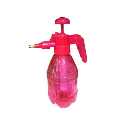 China 1.5L Manual Hand Operation Watering Pump Plastic High Pressure Sprayer for sale