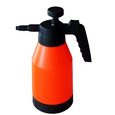 China Garden New Product Development 1.5L Wholesale Manual Pump Pressure Sprayer for sale