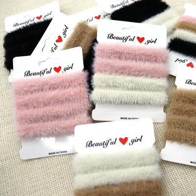 China Fashion Wholesale Custom Women Winter Plush Seamless Scrunchies Set Fluffy Fur Traceless Elastic Hair Tie Set Girls for sale