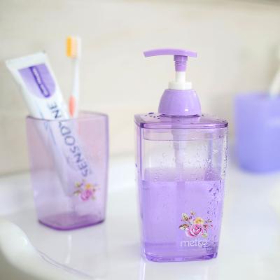 China Sustainable Square Hotel Hospitality Decor Set Plastic Shampoo Bottle With Spray Lotion Bottle With Pump for sale