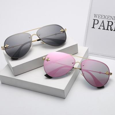 China Wholesale Comfort Shades Fashionable Square Bee Female Pilot Sunglasses Metal Frame Sunglasses UV400 Sun Glasses for sale