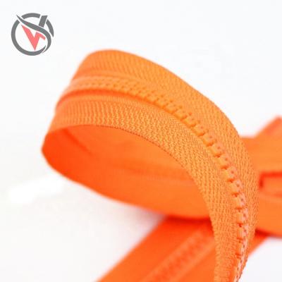 China Custom Bulk Sale Tent Zipper Decoration Zipper Viable Ties # Teeth Plastic Resin Waist Closure End for sale