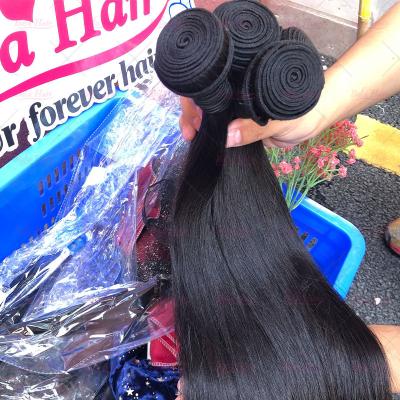 China 100% Virgin Human Hair Bundles Raw Unprocessed Brazilian Hair Bundles Weave Bundles Unprocessed Brazilian Deep Wave Bundles With Closure for sale