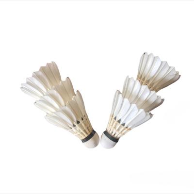 China Two layers close up head 2021 BWF badminton ball, badminton duck feather shuttlecocks for sale