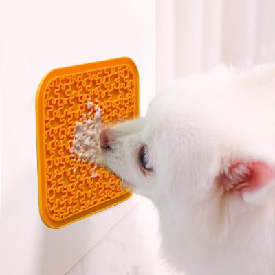 China Viable Hot Sale Pet Licking Mat Absorbable Wall Silicone Dogs And Cat Food Bowl for sale