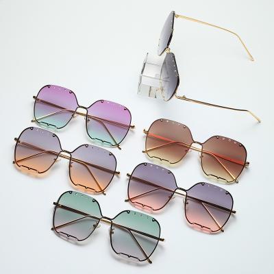 China Fashion sunglasses wholesale metallic oversized fashion gradient vintage streetwear women sunglasses for sale