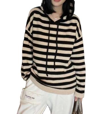 China Anti-wrinkle women's thick pure wool hoodies in autumn and winter are popular with beautiful striped hoodies and sweaters. for sale