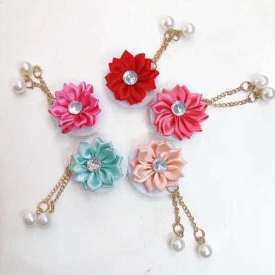 China Support Cell Phone Holder Fashion Flower With Hanging Cell Phone Stand Phone Case Bracket for sale