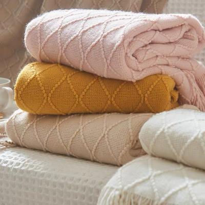 China Fashion Lattice Nap Throw Blankets PORTABLE Custom Diamond Knitted Blanket Solid Color for sale