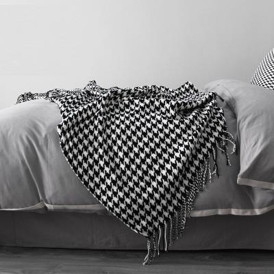 China Latest 2022 Fashion Designer Blankets Western Plover PORTABLE Black White Grid Acrylic Plaid Blanket for sale