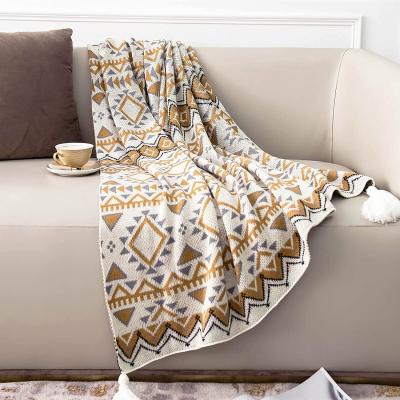 China PORTABLE Warm Amazon Morocco Wholesale Indian Ethnic Bohemian Knit Throw Blankets Home Decor Exotic Nordic Woven Geometric Blanket for sale