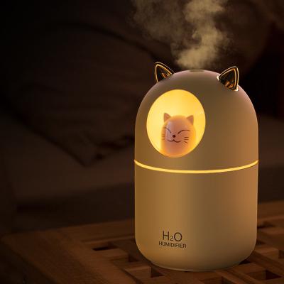 China Small Car Air Humidifier Diffuser Humidifier For Car Color Lamp Mist Maker Mini Fogger Changing Cute Humidifier for sale