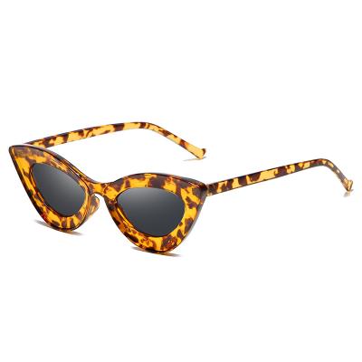 China Fashion Sunglasses Hot Selling Frame Leopard Print Sunglasses Small 2020 Cat-eye Vintage Sun Glasses Plastic Women for sale