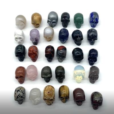 China Europe 1.5 Inch Christmas Decoration Hand Carved Natural Crystal Skulls For Gift And Healing for sale