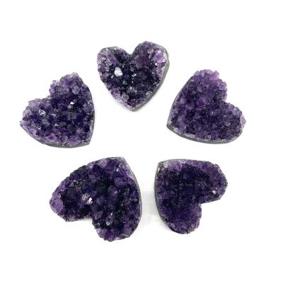 China Wholesale High Quality Natural Purple Amethyst Love Crystal Heart Shaped Geode Crystal Quartz Cluster From Europe for sale