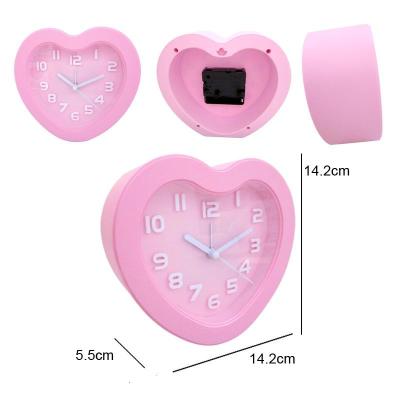 China 3D Glass Crystal Heart Shape Desk Clock For Home Decoration for sale