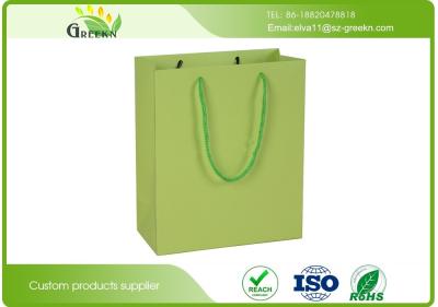 China Sacos de papel impressos forma personalizados do presente com impressão deslocada do revestimento UV à venda