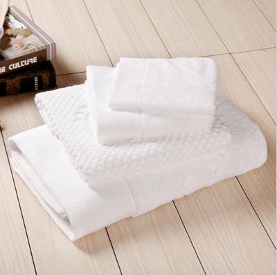 China Hotel Quick Dry Bathrobes And Towels 70*140cm 35cm*35cm 35cm*75cm 600g 70g 150g 350g Cotton Child Safe Five Star Comfortable Bathrobe for sale