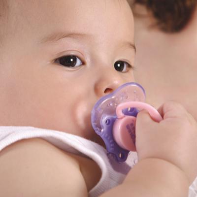 China Sofe and Baby Fruit Feeder Baby Training Toys Products Safe Wholesale Nipples Silicon Oral Pacifier for sale