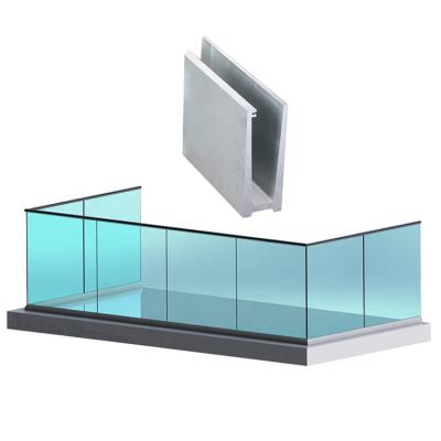 Cina Aluminium Channel Balustrade Glass Clamps Balustrade Hardware Outdoor Glass Stair Railing Accessories in vendita